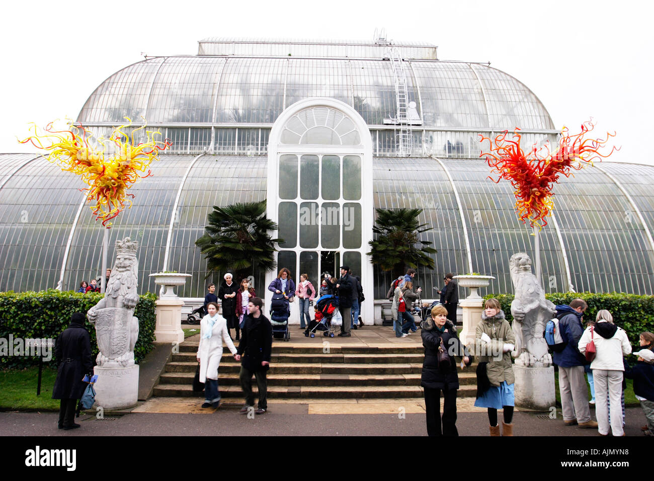 Sculpture en verre soufflé Chihuly expose à Kew Gardens, Londres Banque D'Images