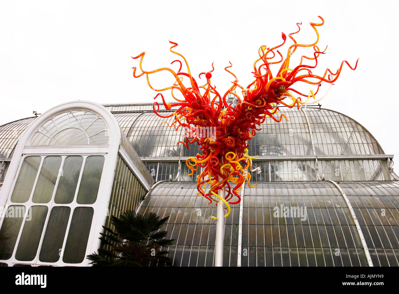 Sculpture en verre soufflé Chihuly expose à Kew Gardens, Londres Banque D'Images