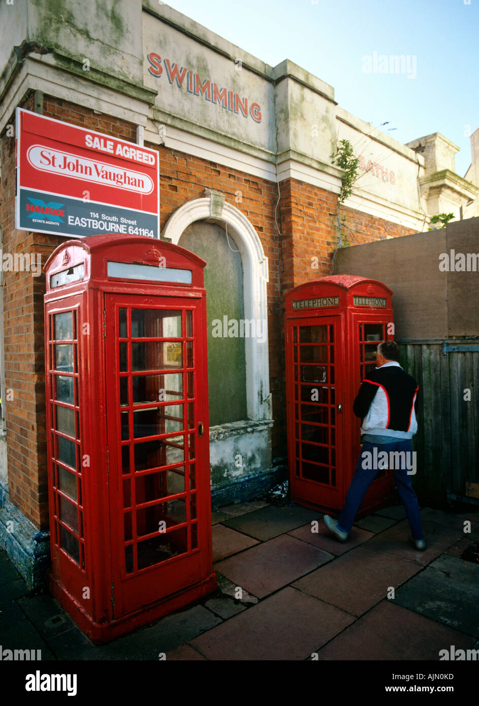 West Sussex Eastbourne K6 téléphone extérieur piscines vides boîtes Banque D'Images