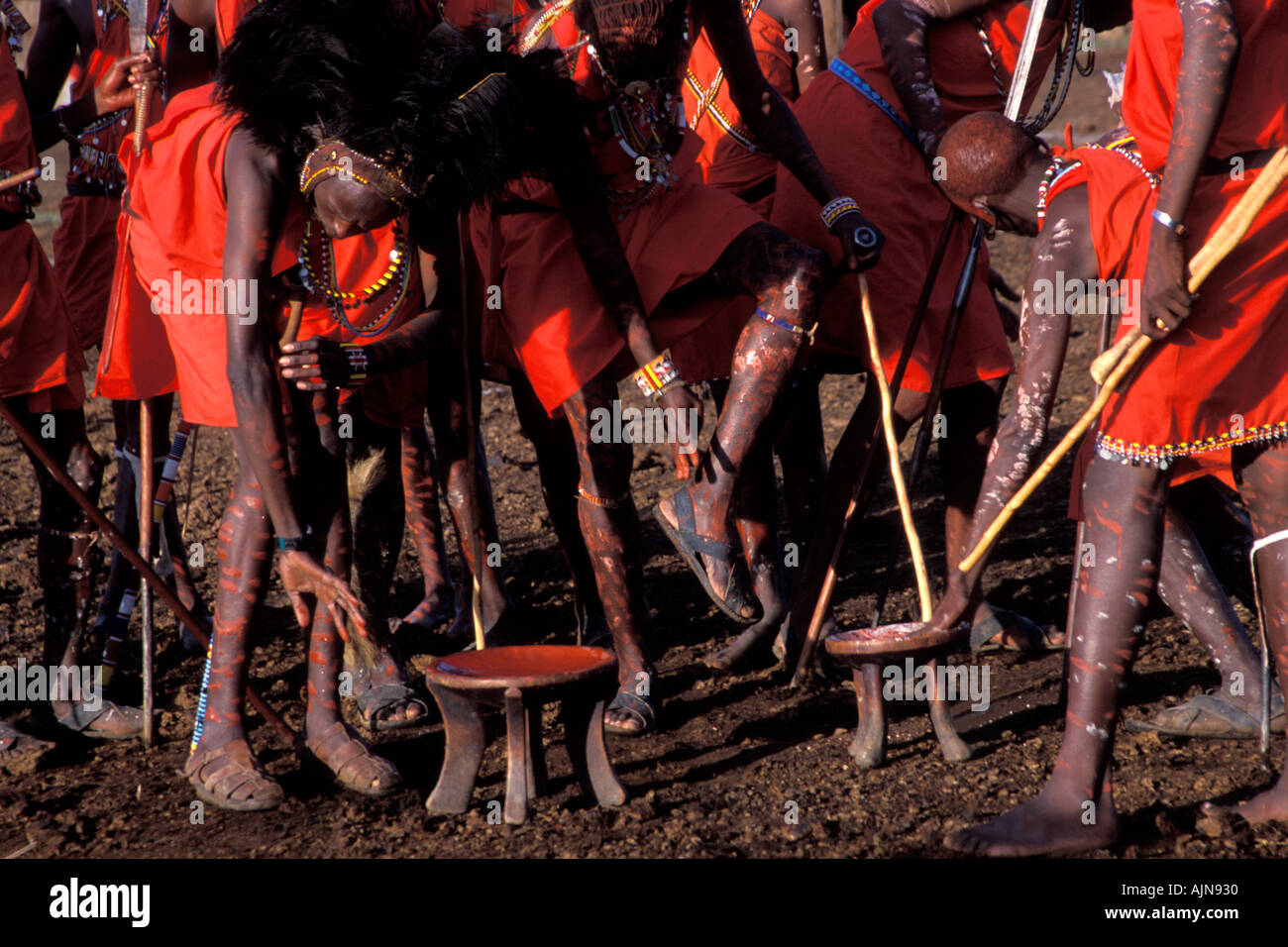 Les Masais Morani Peinture sur corps d'ocre rouge Banque D'Images