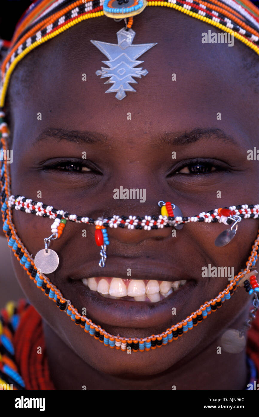 Belle parure de fête Femme Samburu Kenya Banque D'Images