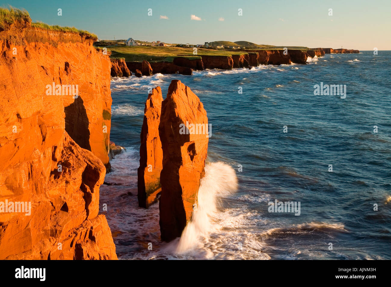 Falaises de grès à la Belle Anse, îles de la Madeleine, Québec, Canada Banque D'Images