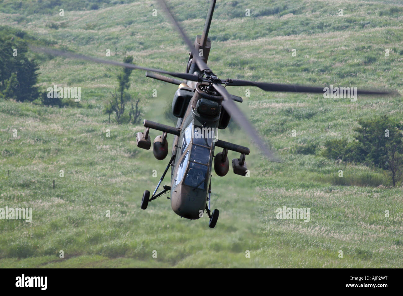 Kawasaki Oh 1 Reconnaissance Helicopter Du Japon D Auto Defense Au Sol Photo Stock Alamy