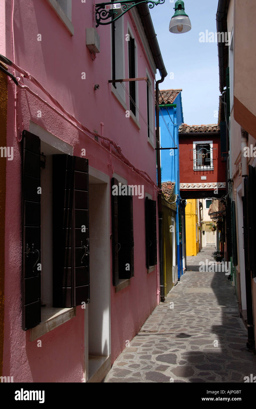 Rue étroite Burano Italie Venise Banque D'Images
