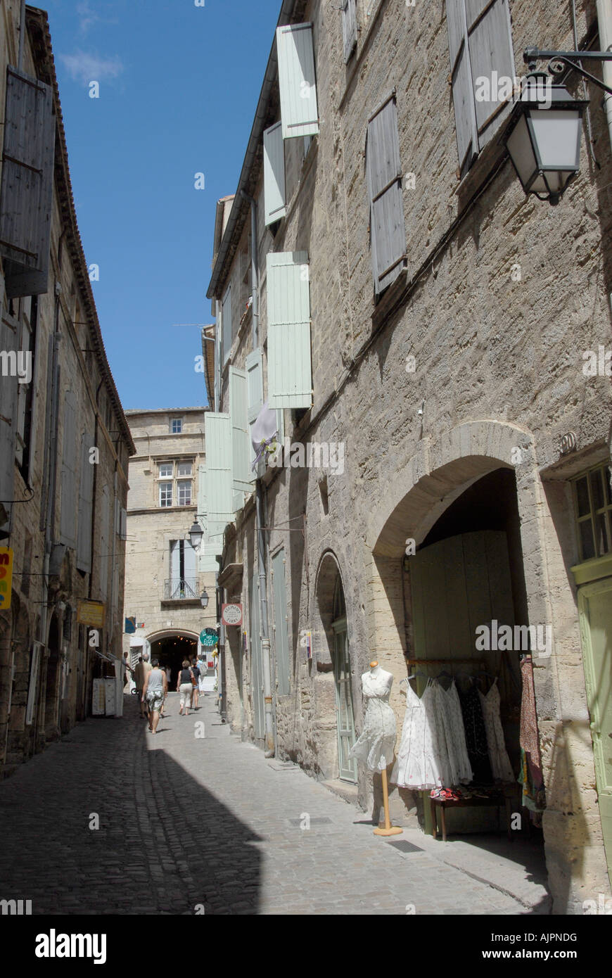 Vieille rue étroite Pezanas Herault Languedoc France Banque D'Images