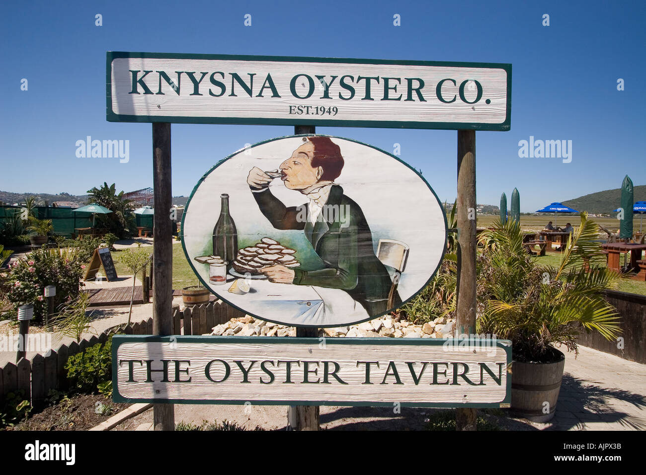 L'Afrique du Sud route des jardins de Knysna Oyster Farm signe de l'Oyster Tavern Banque D'Images