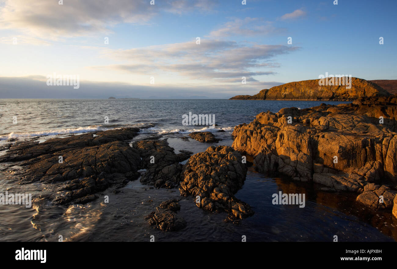 Duntulm sur la pointe nord de Skye sur un soir de la fin de l'hiver s Banque D'Images