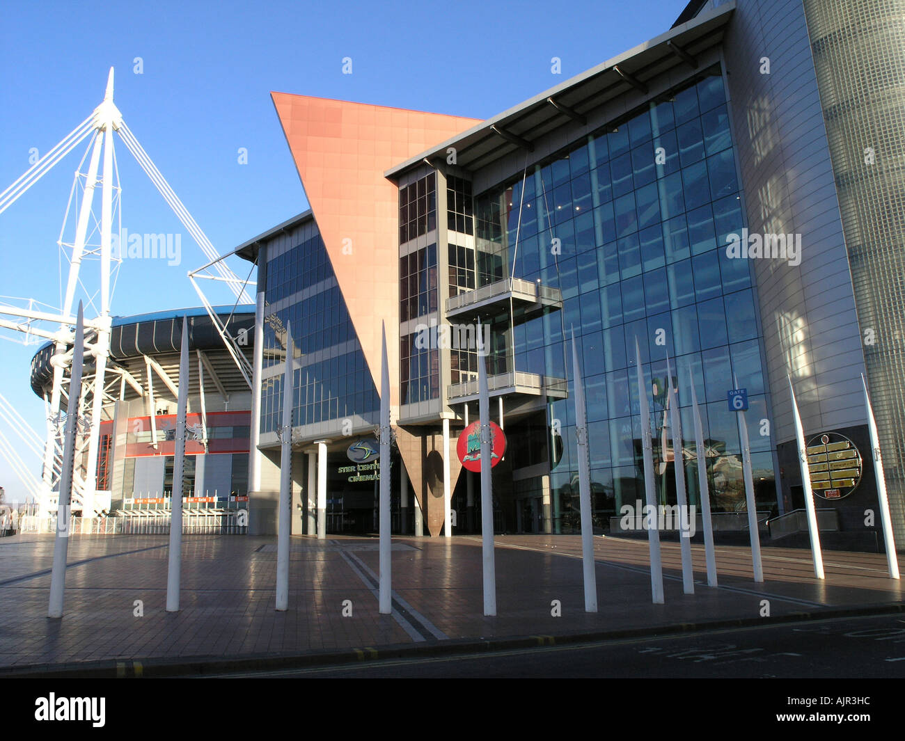 Millenium Stadium accueil de rugby gallois de Cardiff ville capitale du Pays de Galles uk go Banque D'Images