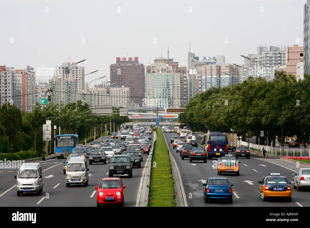 Voir la circulation sur une route de la ville Beijing Chine Banque D'Images