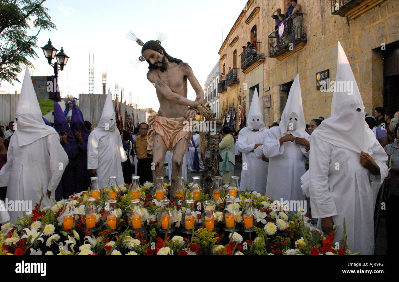 Procession de la semaine sainte dans la ville d'Oaxaca au Mexique Banque D'Images
