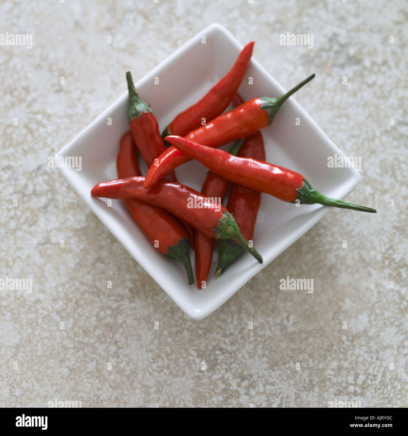 Bol de piments rouges Banque D'Images
