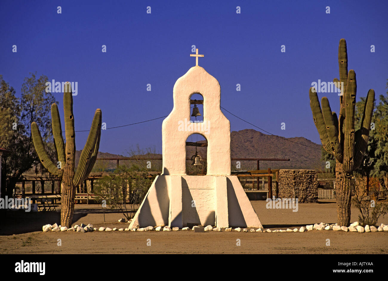 L'église paroissiale de St Anne beffroi, Gila River Indian Reservation, près de Chandler, Arizona, USA Banque D'Images