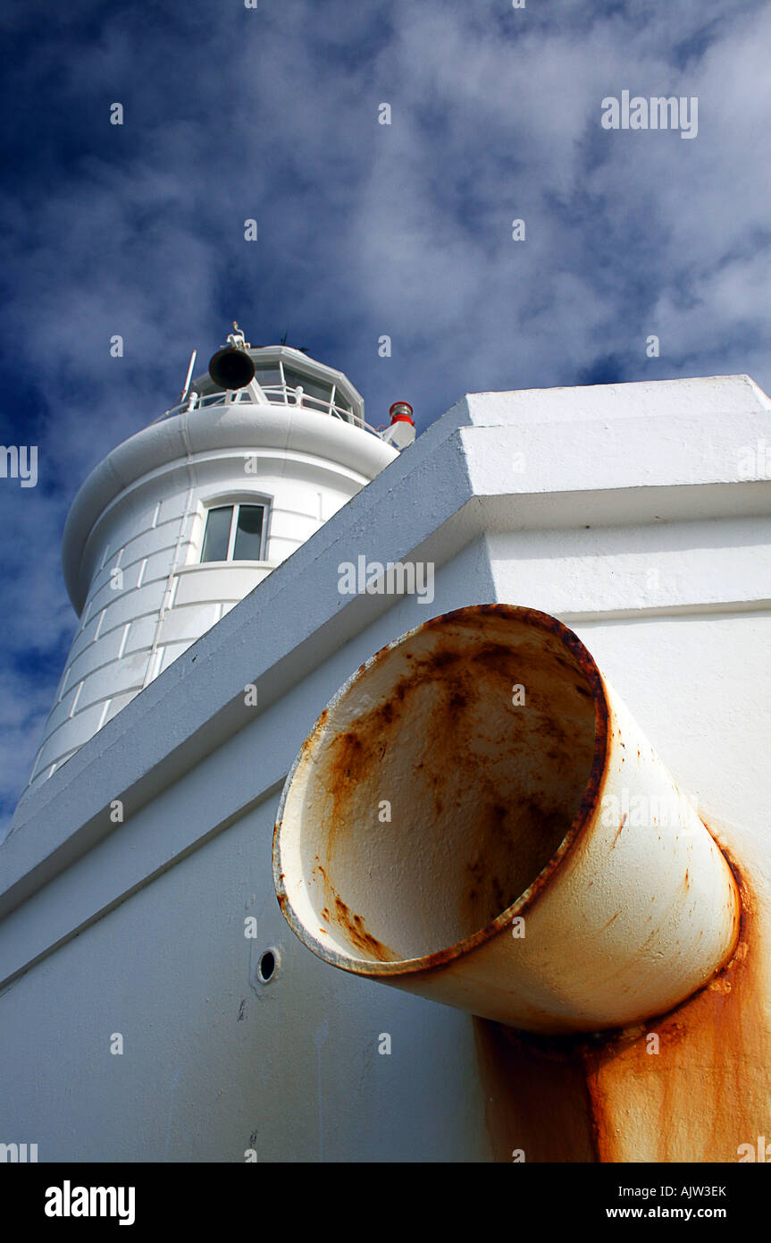 Corbiere Lighthouse, Jersey, Channel Islands, vu de côté mer. Banque D'Images