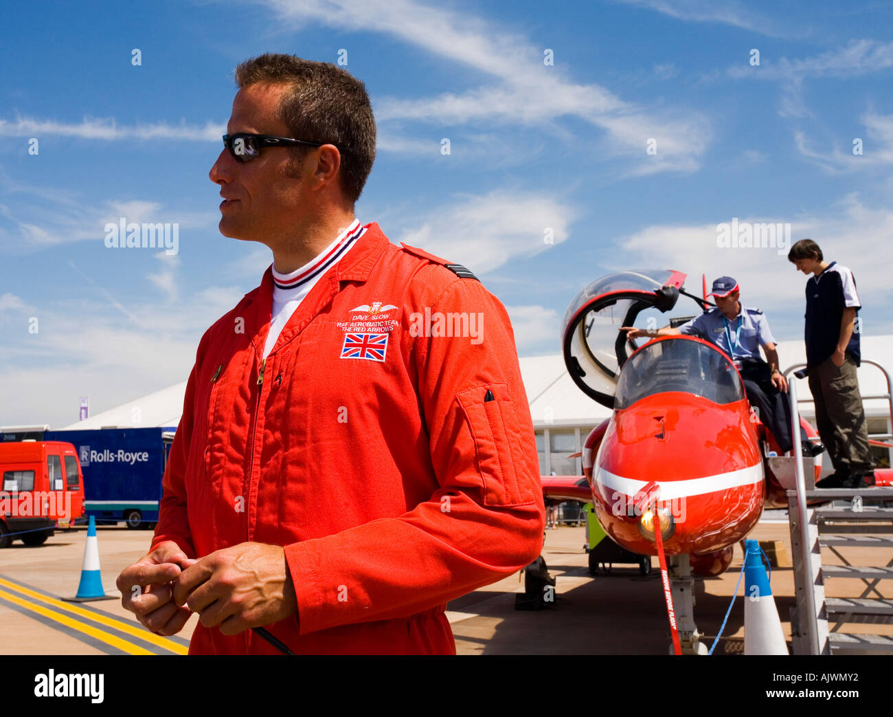 Des flèches rouges RAF aerobatic display team pilote à Fairford International Air Show 2006 Gloucestershire Angleterre Grande-bretagne GO Banque D'Images