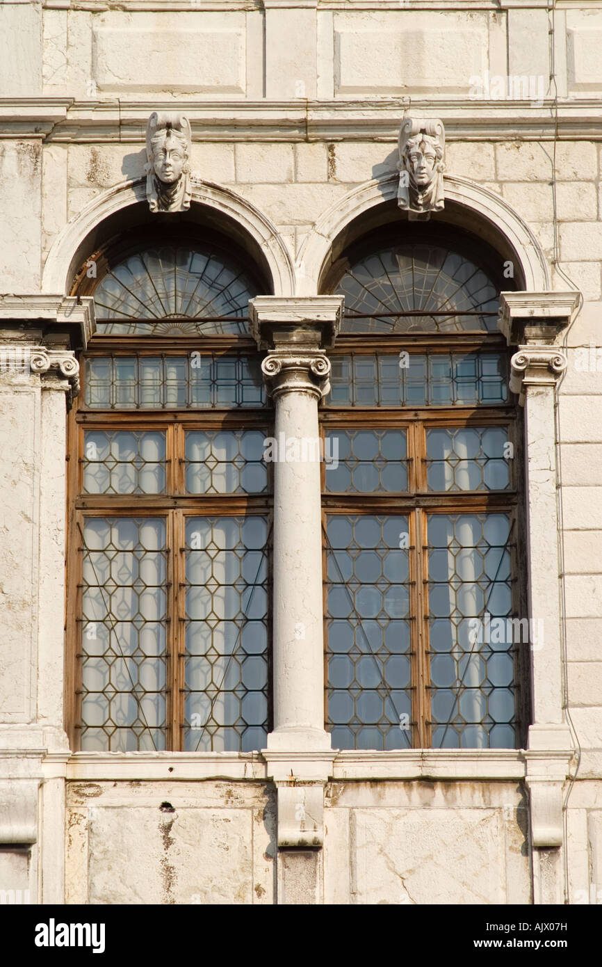 Windows Campo San Stefano Venise Italie Banque D'Images
