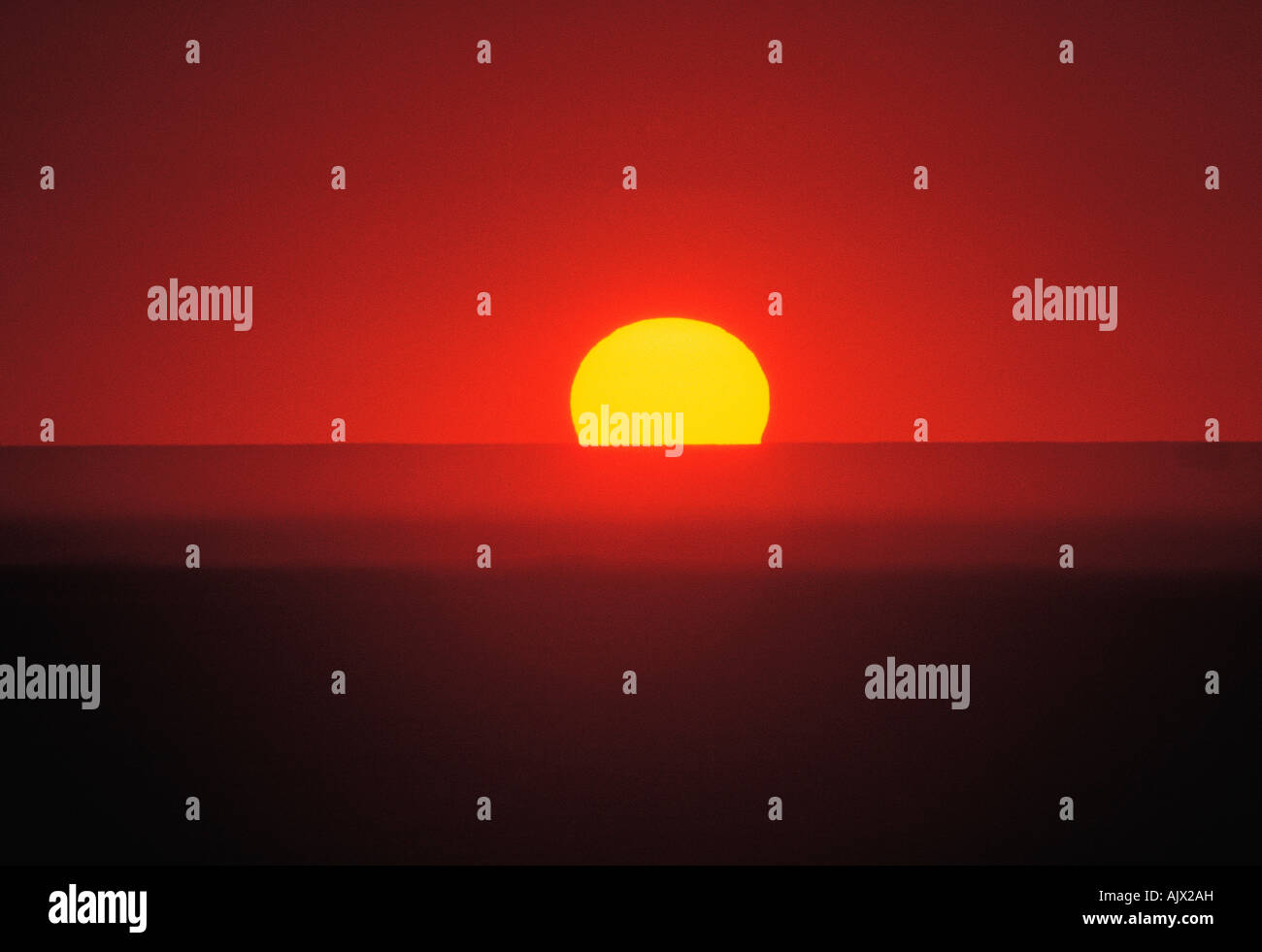 Environnement & nature. Lever de soleil au-dessus du paysage marin. Banque D'Images