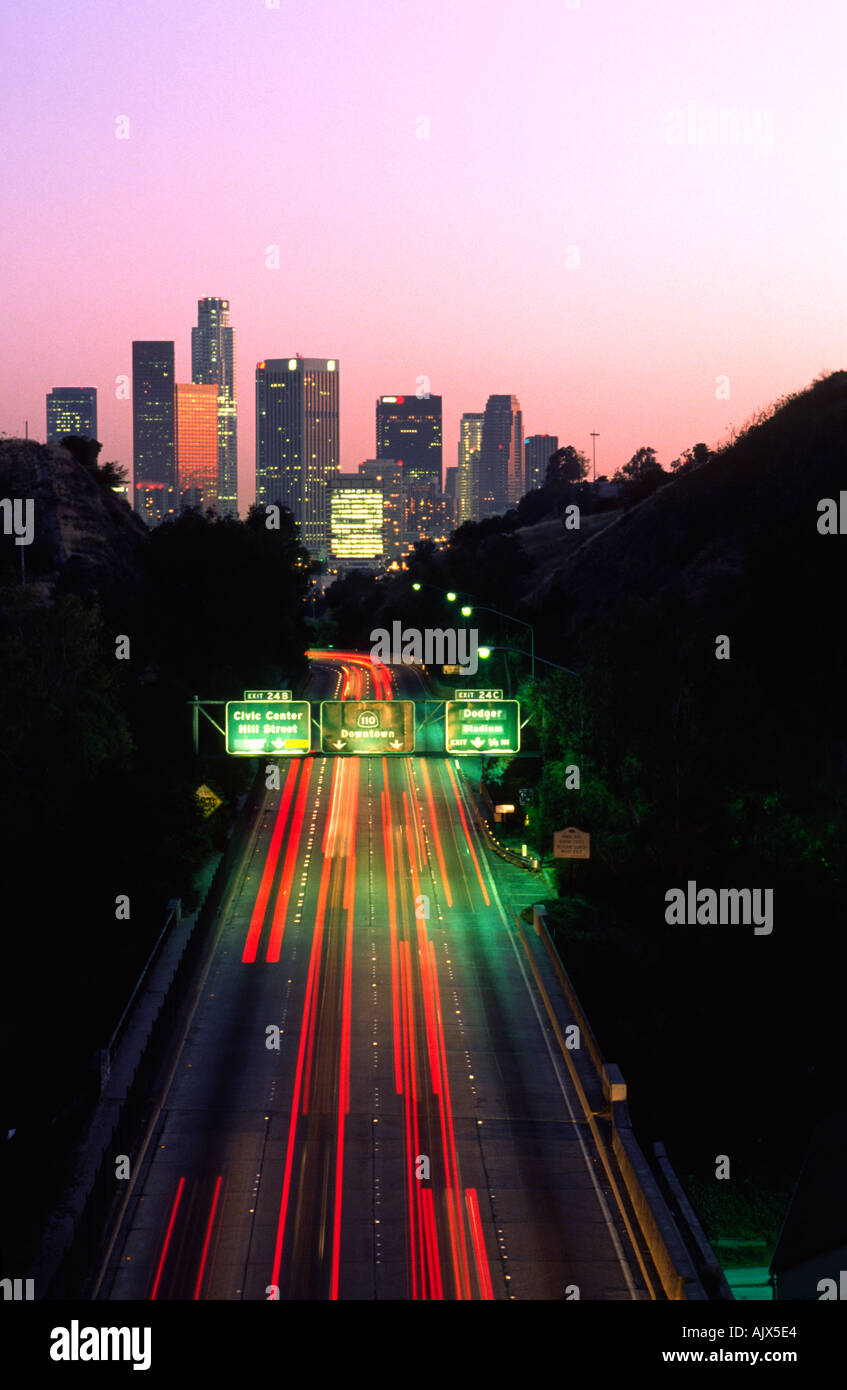 Autoroute menant au centre-ville de Los Angeles en Californie Banque D'Images