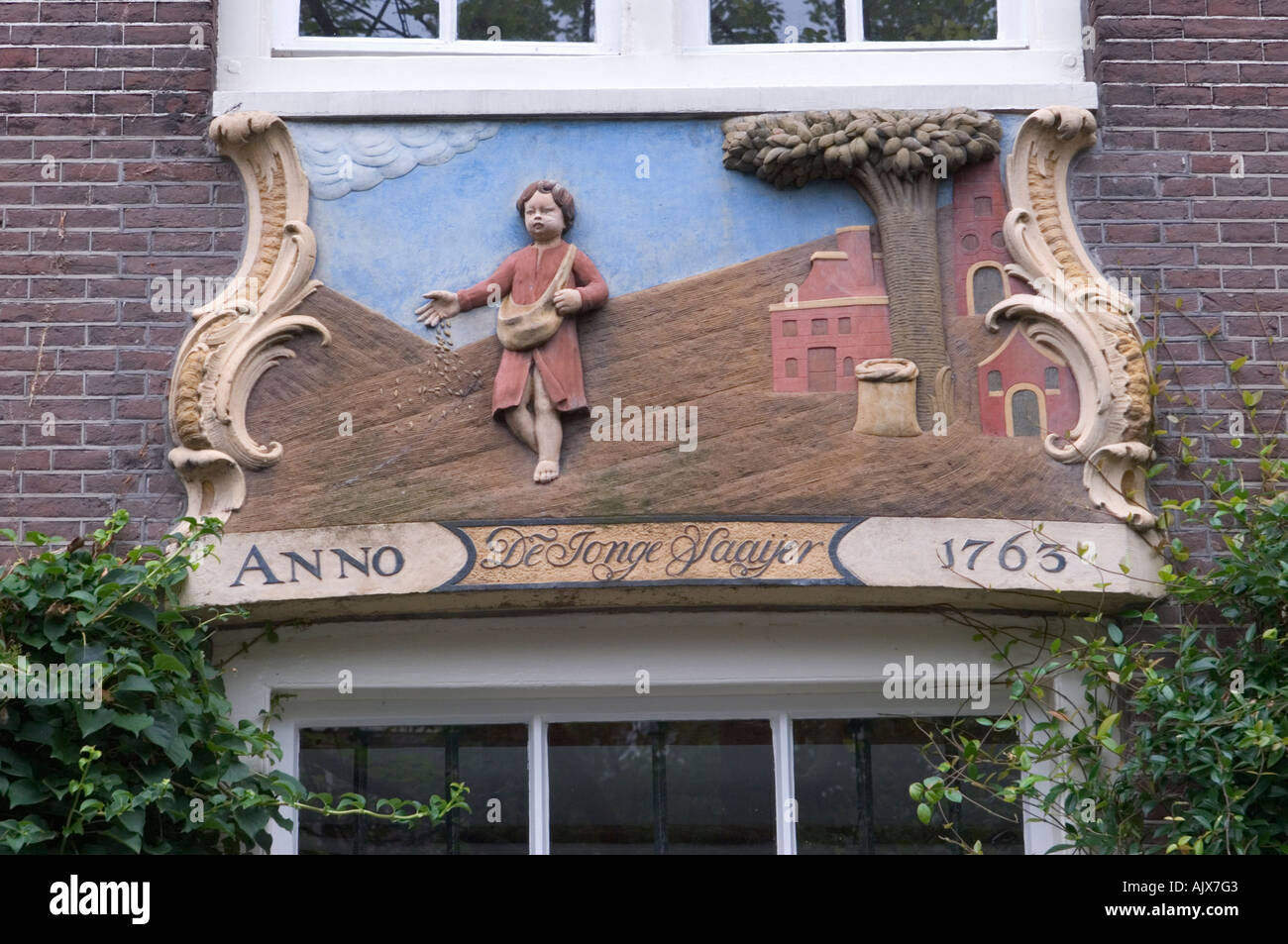 Façade décorative en pierre sculptée datée 1763 Bloemgracht Jordaan Amsterdam Hollande Pays-bas Europe Banque D'Images