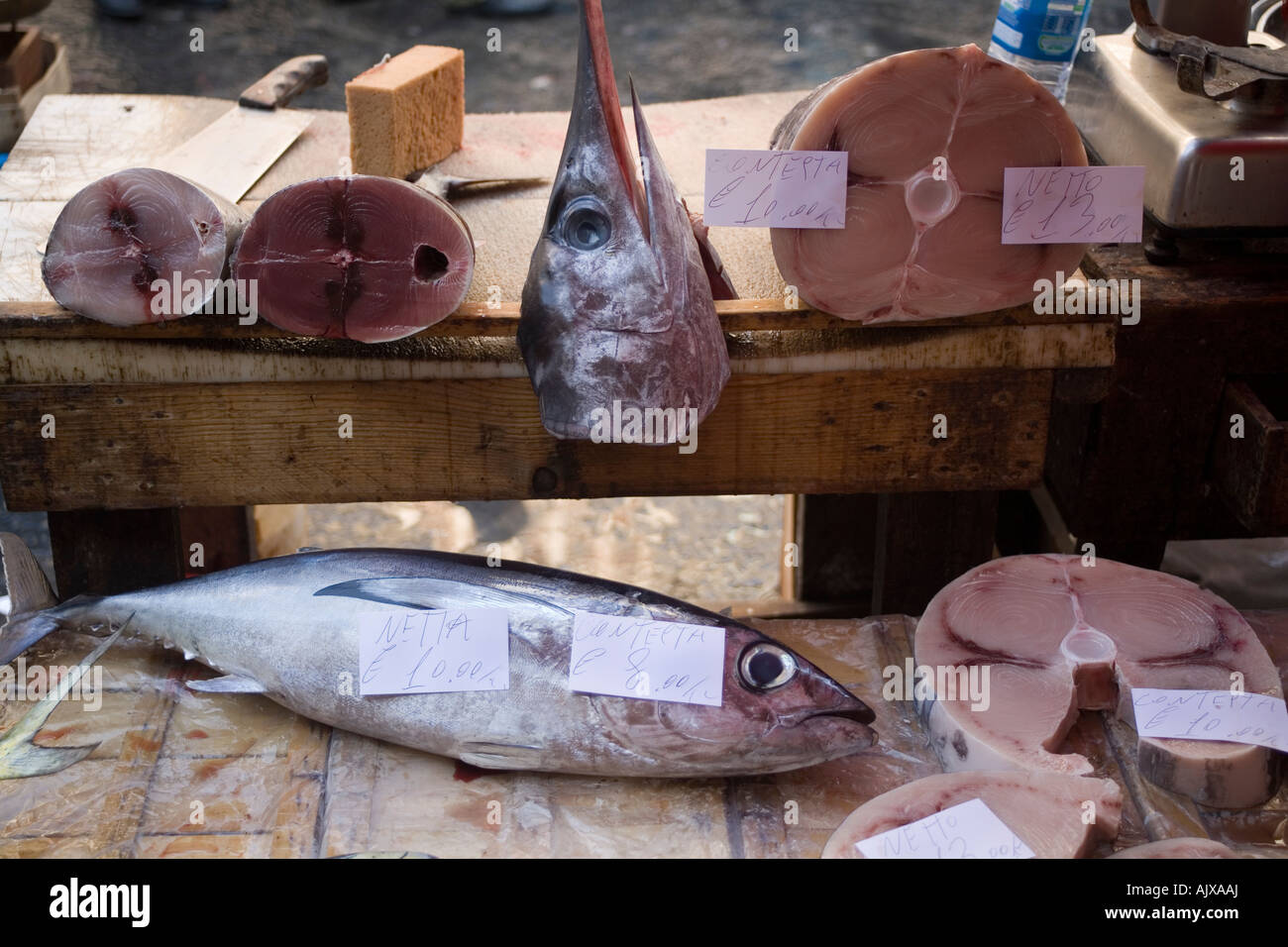 L'espadon et thon marché aux poissons de Catane Sicile Italie Banque D'Images