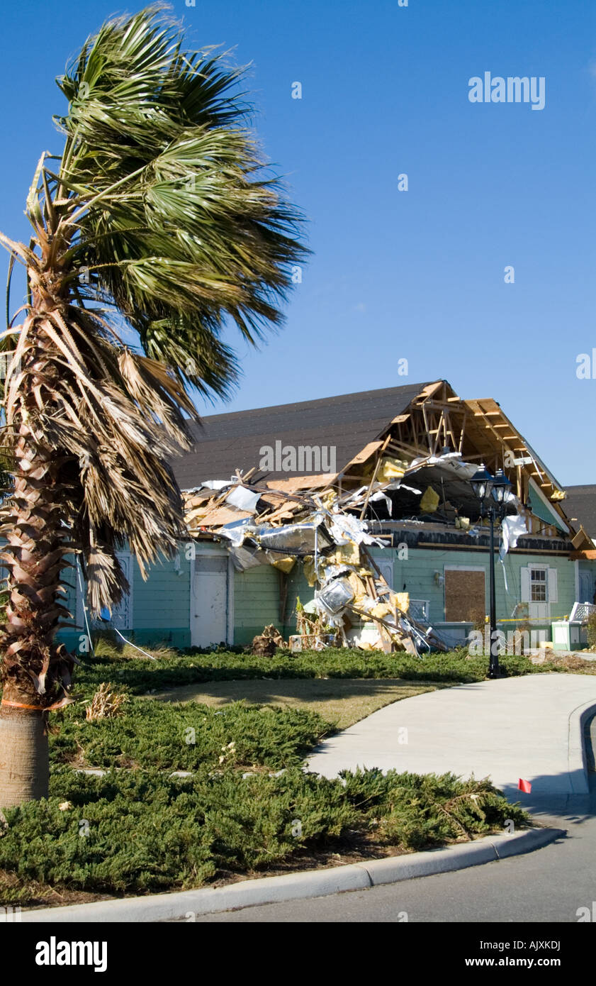 Des tornades horribles de maisons modernes à Lady Lake Floride Banque D'Images