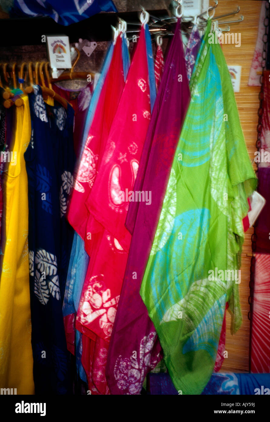 St Kitts Matériel vêtements colorés Banque D'Images