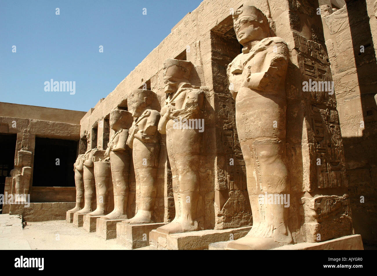 Temple de Ramsès III Cour, Karnak, Egypte Banque D'Images