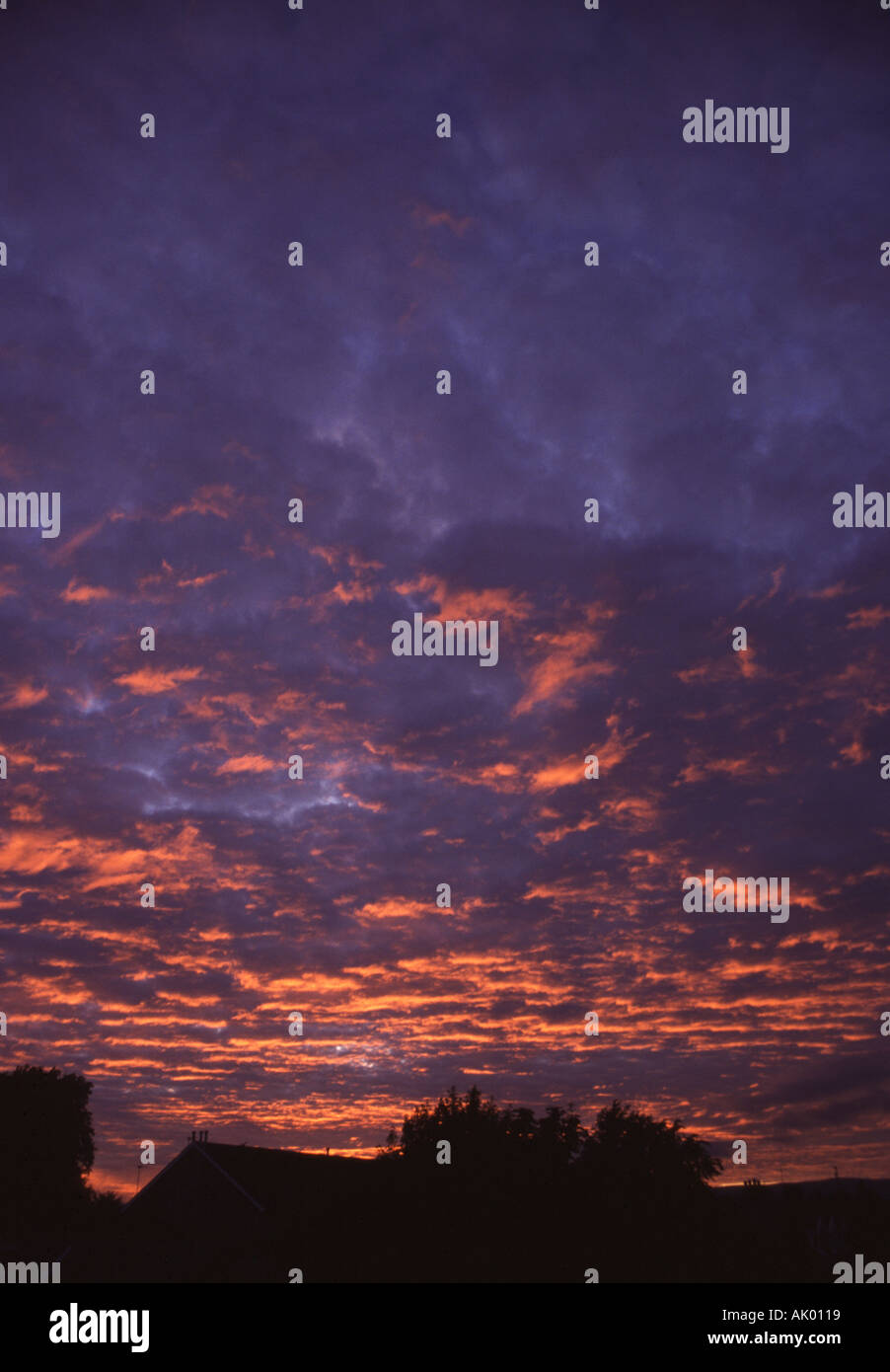 Ciel rouge le soir, Glasgow Banque D'Images