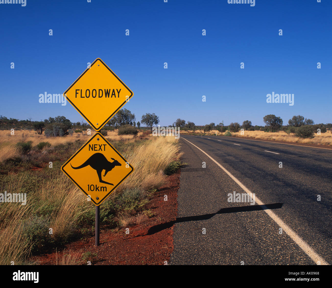 Avertissement Kangourou Roadsign near Ayres Rock Australie Territoire du Nord Banque D'Images