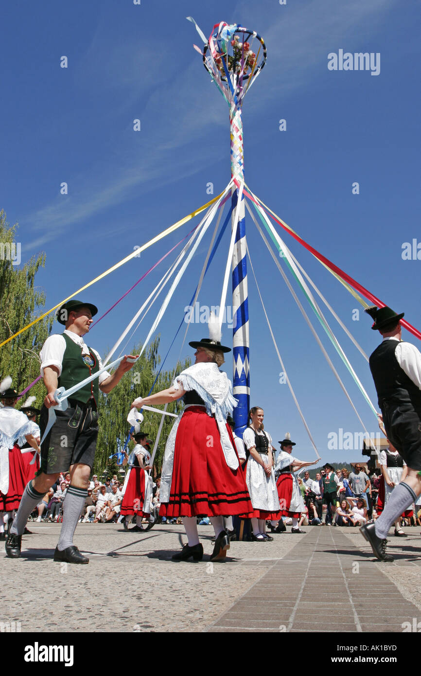 Danse traditionnelle Maypole, Leavenworth Washington USA Banque D'Images