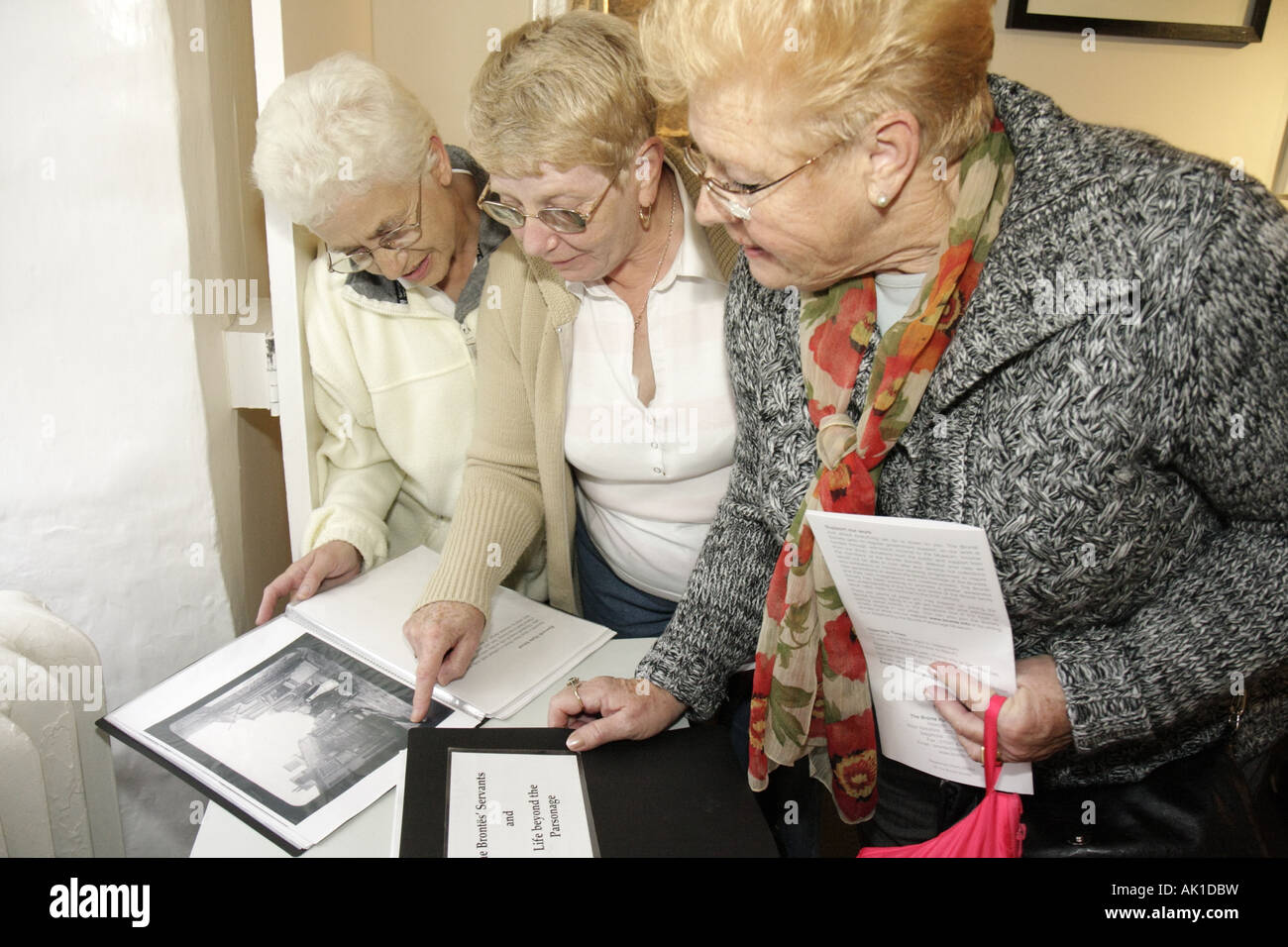 Royaume-Uni Angleterre Nord Yorkshire,Haworth,Church Street,Bronte Parsonage Museum,Bronte Sisters,écrivains,romanciers,UK071014033 Banque D'Images