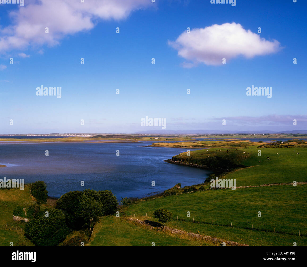 De Mayo, la baie de Killala et Bartragh Island, du Moyne Abbey, Irlande Banque D'Images