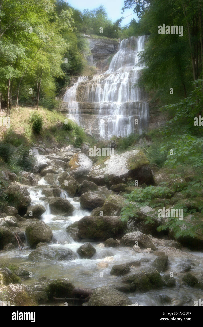 Soft focus shot d'Eventail Falls, cascades du Hérisson, la région des Lacs, Jura, France Banque D'Images Soft focus shot d'Eventail Falls, cascades du Hérisson, la région des Lacs, Jura, France Banque D'Images