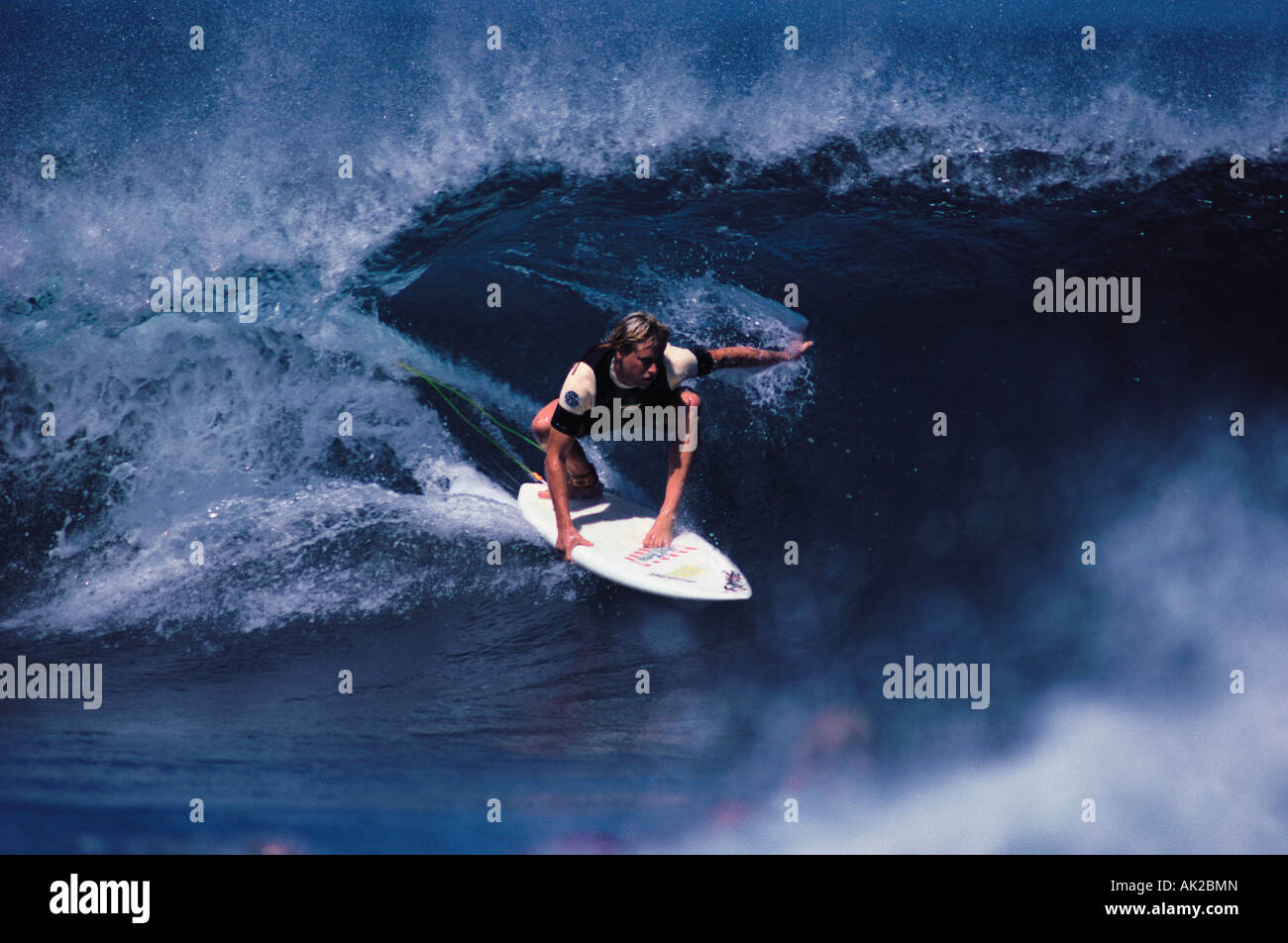 Surfer sur l’homme. Banque D'Images