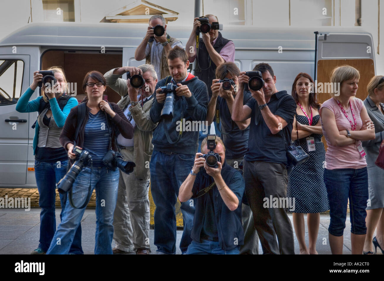 Groupe de photographes de presse à l'appel de la photo de rue Banque D'Images