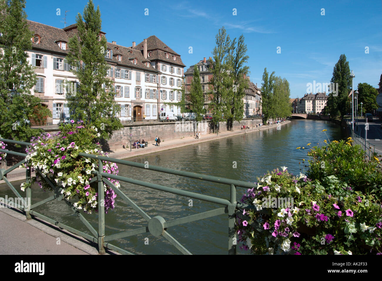 De la rivière Ill en plein centre-ville, Strasbourg, Alsace, France Banque D'Images