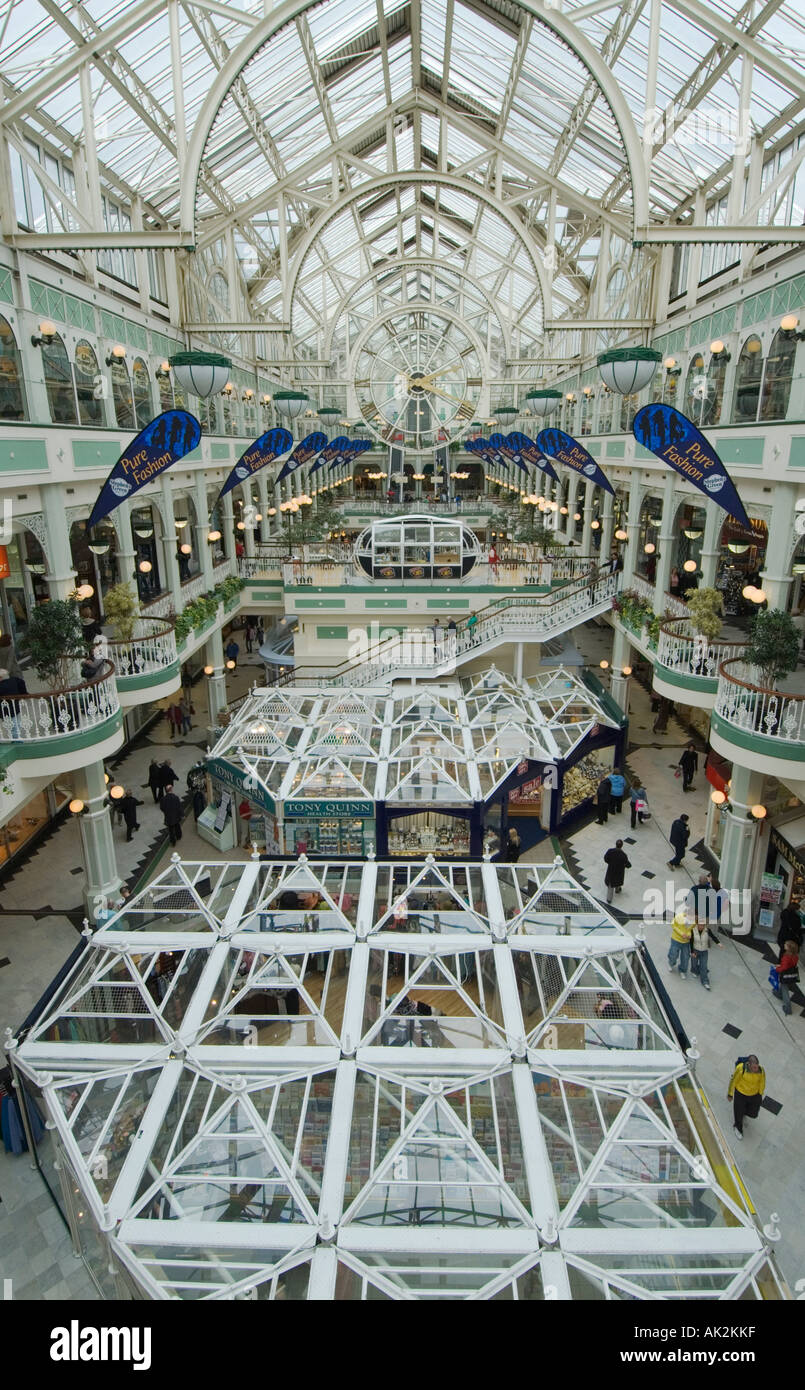 Irlande Dublin St Stephens Green Shopping Centre intérieur Banque D'Images