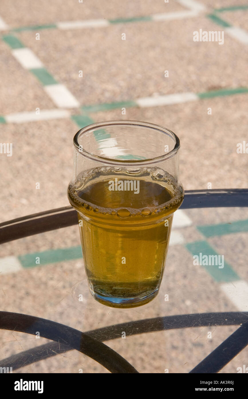 Le thé à la menthe Marrakech,Maroc,l'Afrique du Nord. Banque D'Images