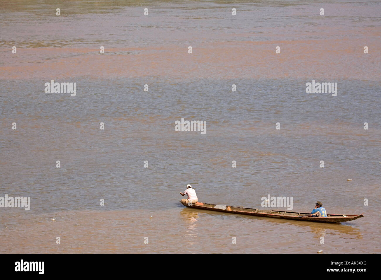 Le Laos, Luang Prabang, la pêche sur le Mékong. Banque D'Images