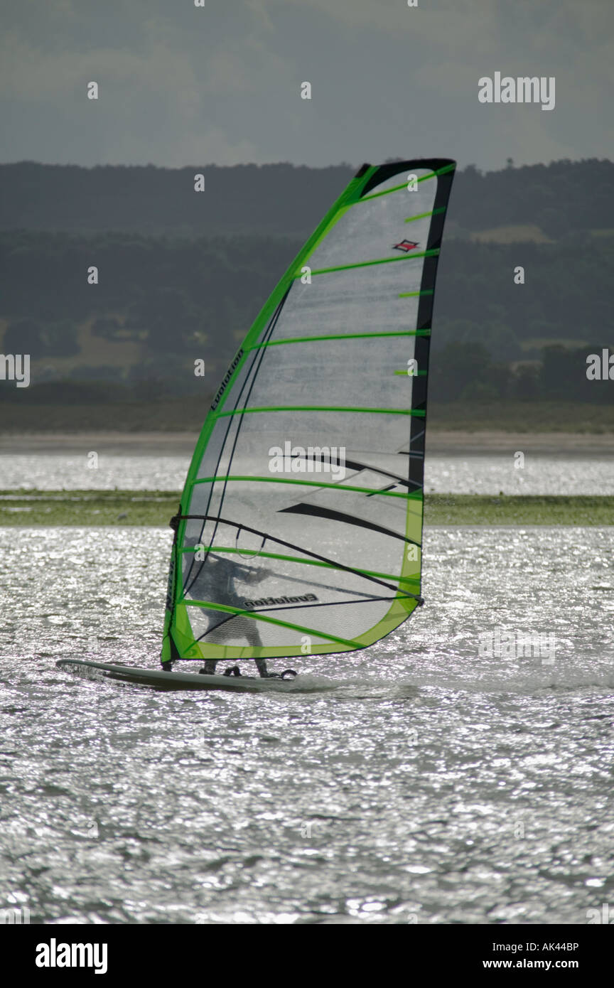 Planche à voile dans l'estuaire de la rivière Exe Grande-bretagne Devon Exmouth Banque D'Images