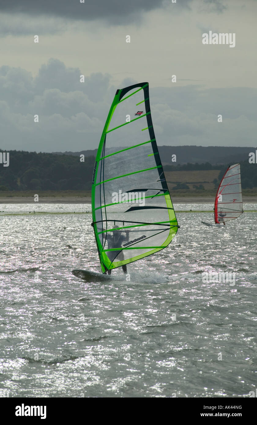Planche à voile sur l'estuaire de la rivière Exe Grande-bretagne Devon Exmouth Banque D'Images