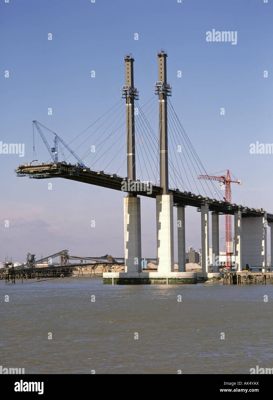 Les travaux de construction de Dartford Kent River Crossing progressent sur le site de construction Thurrock Essex Rive pour créer la route A282 pour relier l'autoroute M25 Angleterre Royaume-Uni Banque D'Images