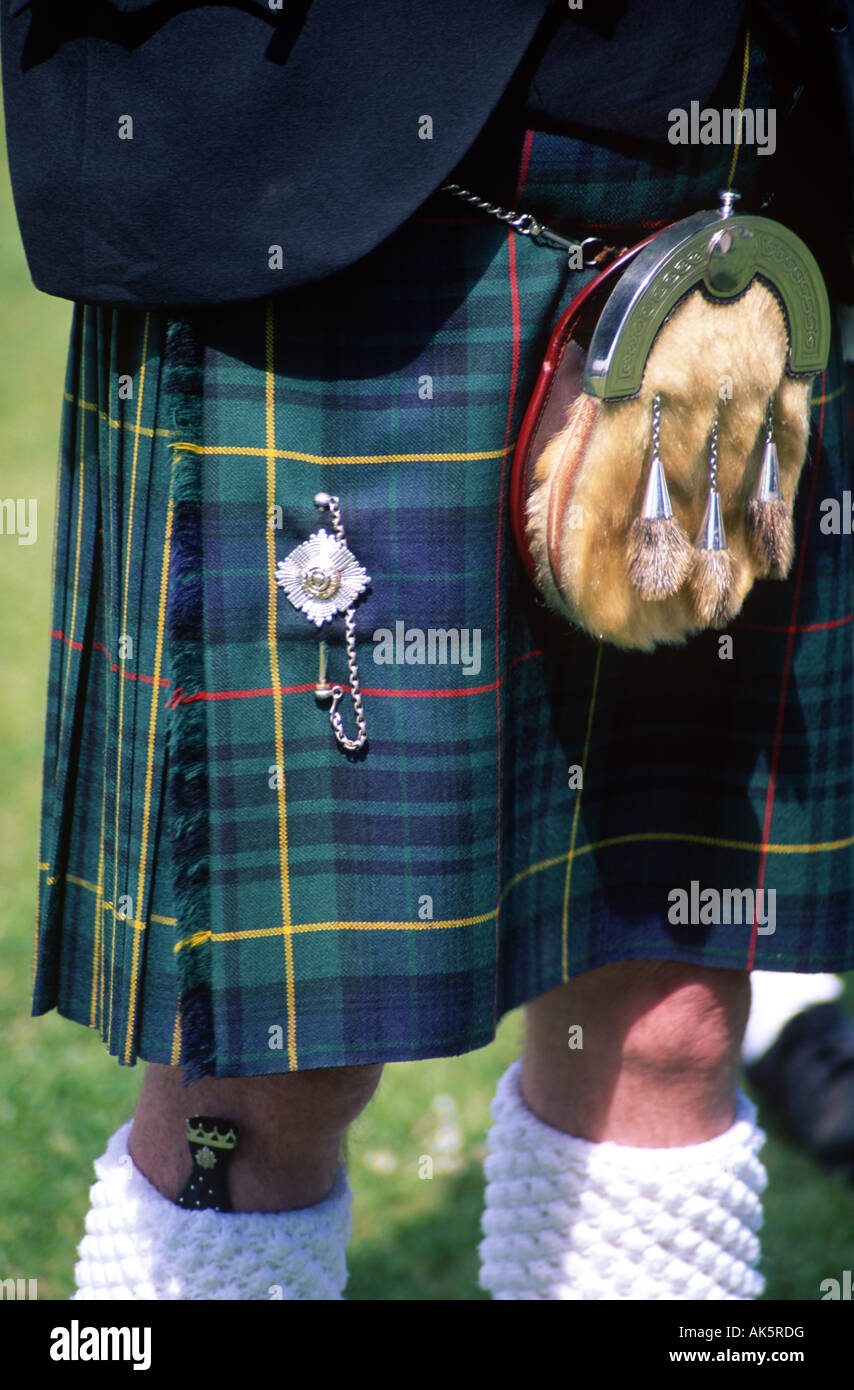 Homme portant un costume traditionnel kilt Banque D'Images