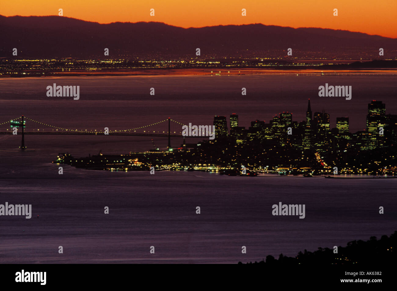 La Californie, San Francisco Bay, lever de soleil sur San Francisco Banque D'Images