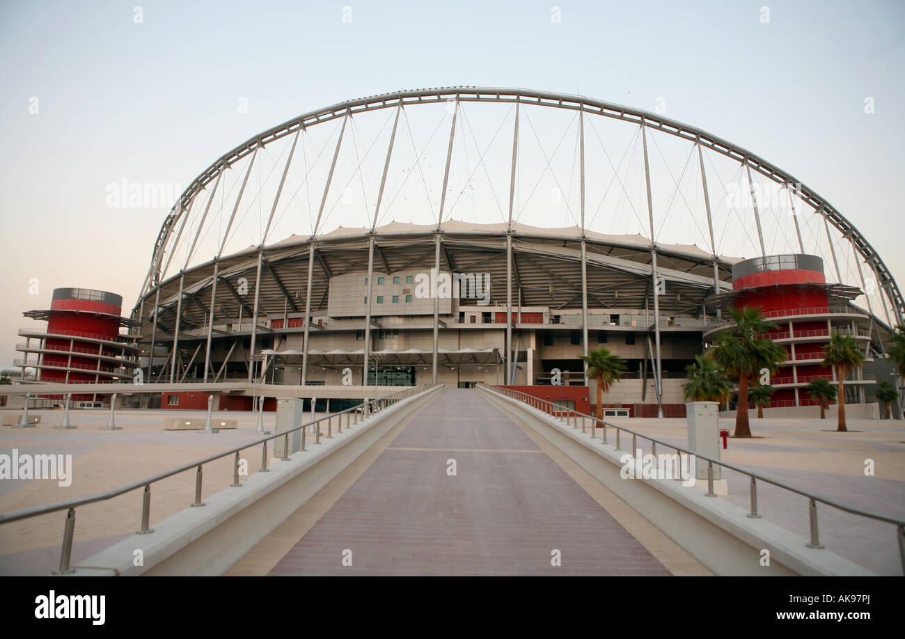Route menant à l'Aspire Academy s stadium de Doha Qatar Banque D'Images
