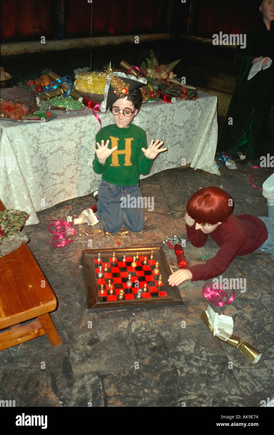 Harry et Ron l'assistant de jouer aux échecs. Affichage de champs maréchal. Minneapolis Minnesota USA Banque D'Images