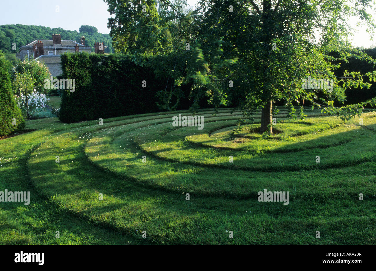 La Dower House Shropshire jardin historique Turf fauchés dans Labyrinthe Labyrinthe de pelouse Banque D'Images