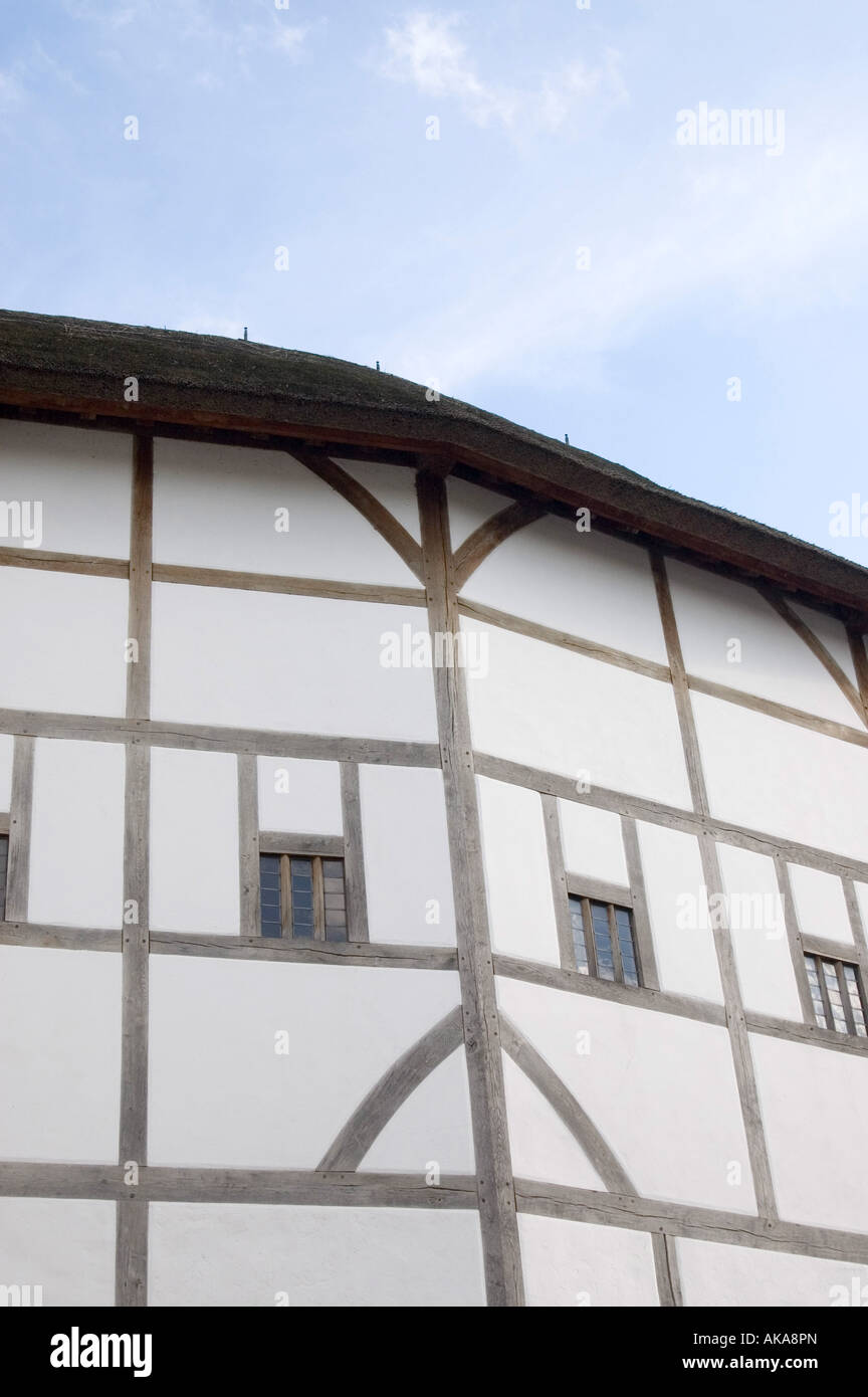 The Globe Theatre on New Globe Walk à Londres Banque D'Images