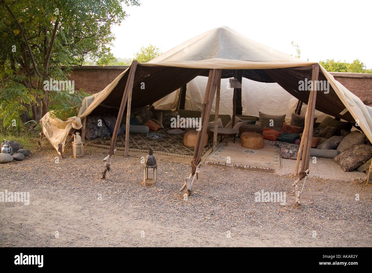 Tente berbère traditionnelle marocaine de Marrakech, Maroc Photo Stock -  Alamy