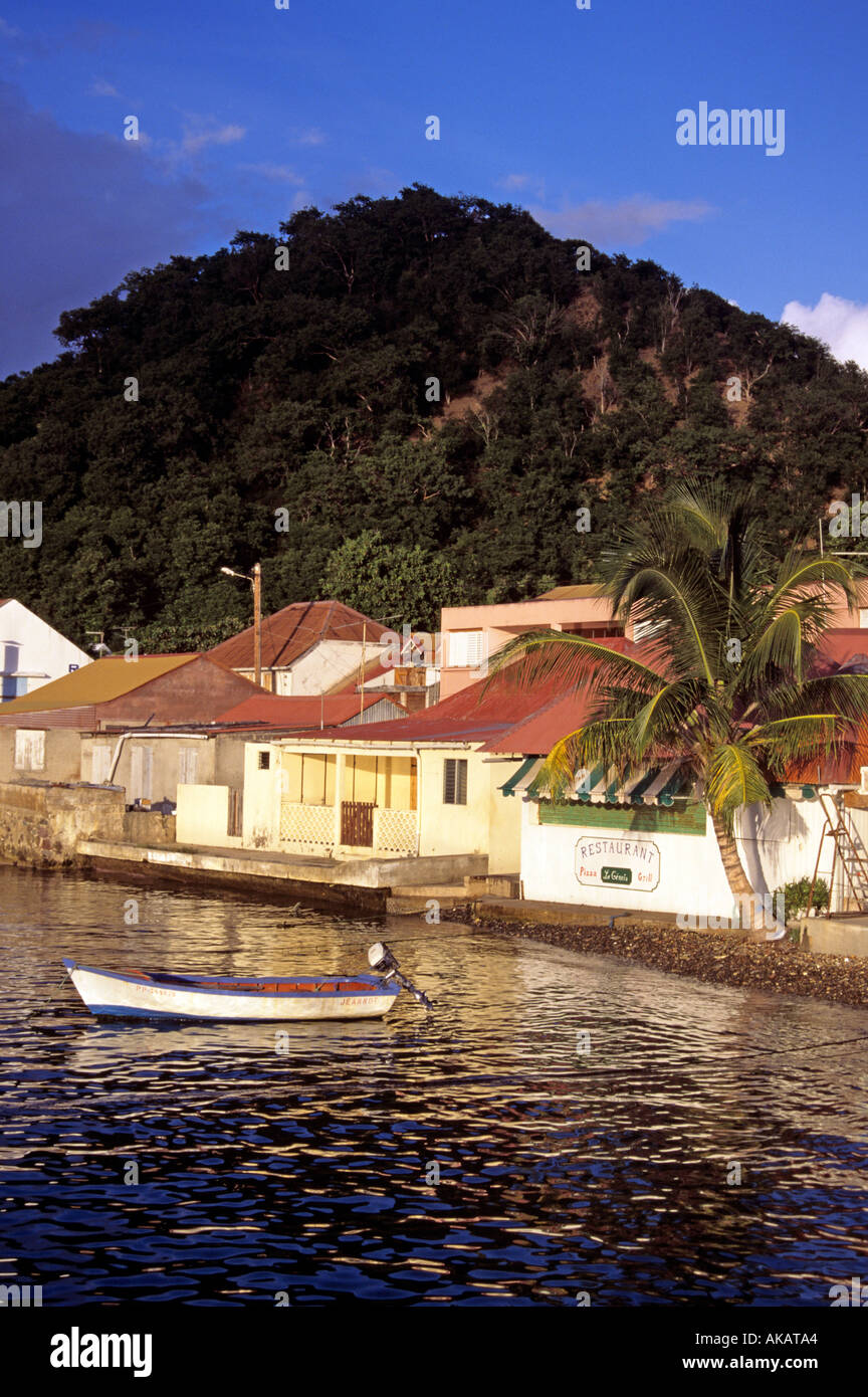 Petit bateau dans la baie de l'hôtel Le Bourg Les Saintes Guadeloupe Caraïbes Antilles Îles Sous Pointe A Pitre Banque D'Images