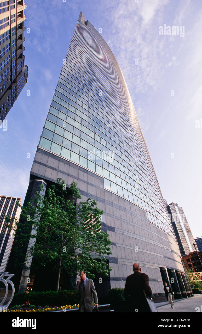 Low angle view looking up at 333 Bâtiment Wacker Drive Chicago Illinois Banque D'Images